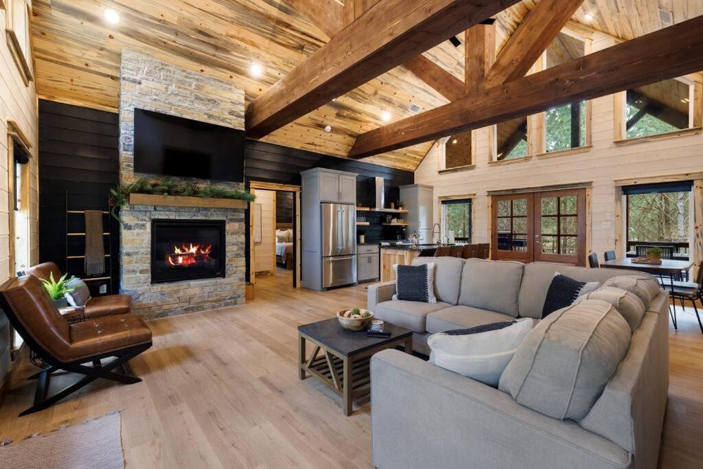 Lone Pine Lodge. Brand New! 2 Bedroom Luxury Cabin. Broken Bow Ngoại thất bức ảnh