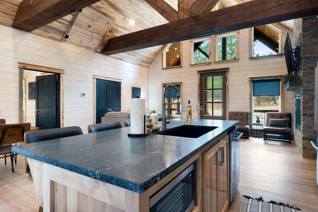 Lone Pine Lodge. Brand New! 2 Bedroom Luxury Cabin. Broken Bow Ngoại thất bức ảnh